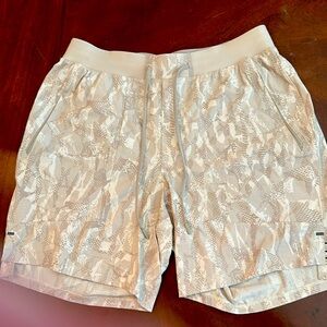 Lululemon Large LTT Running Shorts 

Never Been Worn 

Unique beige pattern